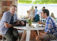 Royal Pains – En merkwürdiger Patient: Michael Rapaport als Stanley, Paulo Costanzo als Evan Lawson (Copyright SRF/NBC Universal)