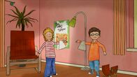 Meine Freundin Conni – Conni und Simon präsentieren das Plakat ihres italienischen Restaurants.