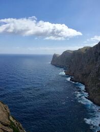 Die Bergwelt Mallorcas - Wandererlebnis Tramuntana – . Am Cap de Formentor, dem östlichen Ende der Halbinsel Formentor auf Mallorca.