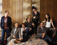 Navy CIS – (3. Staffel) - Die Mitglieder des Naval Criminal Investigation Service: Tim McGee (Sean Murray, l.), Dr. Donald Mallard (David McCallum, 2.v.l.), Jenny Shepard (Lauren Holly, 3.v.l.), Anthony DiNozzo (Michael Weatherly, M.), Abby Sciuto (Pauley Perrette, 3.v.r.), Leroy Gibbs (Mark Harmon, 2.v.r.) und Ziva David (Cote de Pablo, r.) ...