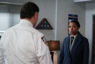 East New York – Assistant Chief John Suarez (Jimmy Smits, l.); Deputy Inspector Regina Haywood (Amanda Warren, r.)
