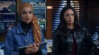 Navy CIS: L.A. – (v.li.): Medalion Rahimi (Special Agent Fatima Namazi), Briana Marin (Special Agent Aliyah de León).