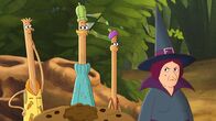 Petronella Apfelmus – Oberhexe Pestilla ist sehr skeptisch: Ob die Apfelmännchen ihren Besen reparieren können?