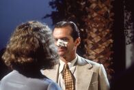 Chinatown – Die Nachforschungen des smarten Privatdetektivs J.J. Gittes (Jack Nicholson, r.) bringen ihn auf die skrupellosen Machenschaften eines geld- und machtgeilen Millionärs ...