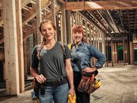 Good Bones - Mutter, Tochter, Home-Makeover – Mina Starsiak (l.); Karen Laine (r.)