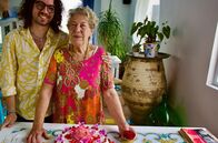 Zu Tisch ... – Tortenkönigin Lucia di Martino mit ihrem Enkel Gabriele