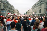 Tracks East – Die rot-weiße Flagge ist ein Symbol für ein Belarus ohne Lukaschenko.