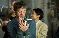 Tatort – Kurt Hobrecht (Simon Steinhorst) verfolgt die überraschende First Bike Präsentation mit seiner Videokamera.