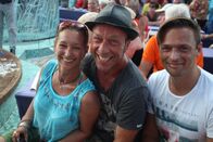 Verrückt nach Meer – Angie und Peter Smolka und Alex amüsieren sich prächtig auf Deck 8 beim Fernsehgarten an Bord.
