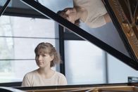 Kulturplatz – Pianistin Manoush Toth am Klavier