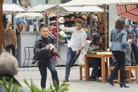Navy CIS: L.A. – Auf der Flucht: Wird es Deeks (Eric Christian Olsen, M.r.) noch gelingen, John Stikler (Lawrence Kao, M.l.) zu fassen?
