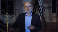 Terra X: Faszination Universum – Prof. Harald Lesch blickt zurück auf 13,8 Milliarden Jahre kosmischer Geschichte. Das historische Gebäude des Großen Refraktors auf dem Potsdamer Telegrafenberg bietet den passenden Rahmen.