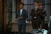 Counterpart – Naya Temple (Betty Gabriel, l.); Peter Quayle (Harry Lloyd, r.)