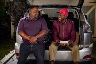 The Neighborhood – Calvin Butler (Cedric the Entertainer, l.); Victor (Mike Estime, r.)