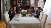 Geld.Macht.Liebe – (v.li.) Nana Krüger (Isabel von Norden), Susanne Schäfer (Sophia von Rheinberg), Roland Koch (Markus von Rheinberg), Jana Klinge (Elena von Rheinberg).