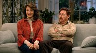 Ted – Susan Bennett (Alanna Ubach, l.); Matt Bennett (Scott Grimes, r.)