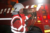 Ice Road Rescue - Extremrettung in Norwegen – ORKANGER, NORWAY - Erik operating the winch.
