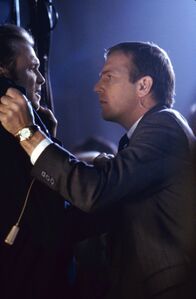 Bodyguard – Frank Farmer (Kevin Costner, r.), ein ehemaliger Leibwächter Ronald Reagans, wird als Beschützer des Popstars Rachel Marron in ein Netz aus Intrigen verwickelt ...