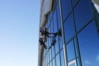 Profis am Limit – Wartungstechniker in 45 Meter Höhe