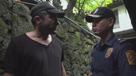 Die härtesten Orte der Welt – Sebastian Perez Pezzani im Gespräch mit einem philippinischen Drogenfahnder.