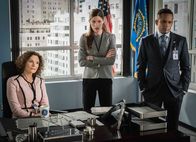 Limitless – (v.li.) Mary Elizabeth Mastrantonio (Special Agent Nasreen Pouran), Jennifer Carpenter (Special Agent Rebecca Harris), Hill Harper (Special Agent Spelman Boyle).