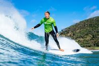 Surviving Summer – Griff Temple (Mitchell Hardaker) vom gegnerischen Anchor Cove-Team ist zufrieden mit seinem Ritt.