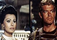 Der Untergang des Römischen Reiches – ARD DER UNTERGANG DES RÖMISCHEN REICHES (the fall of the roman empire), USA 1963, Regie Anthony Mann Uhr im Erste Prinzessin Lucilla (Sophia Loren) und der Feldherr Livius (Stephen Boyd) können nicht glauben, mit welcher Brutalität der neue Caesar das Volk knechtet.