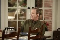 Last Man Standing – Zur Eröffnung von "The Outdoor Man Grill" stellt sich heraus, dass Kristin von Ed nicht so als Chefin akzeptiert wird, wie sie das erwartete hatte. Muss Mike (Tim Allen) eingreifen?
