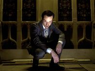 Sherlock – Der diabolische Schurke Moriarty (Andrew Scott) hat einmal mehr einen grausamen Plan ausgeheckt, um die Menschheit zu terrorisieren.