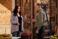 Man with a Plan – Andi Burns (Liza Snyder, l.); Adam Burns (Matt LeBlanc, r.)