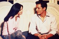 Charmed - Zauberhafte Hexen – Prue (Shannen Doherty, l.); Bane (Antonio Sabàto jr., r.)