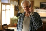 Last Impact - Der Einschlag – Lloyd (James Cromwell).