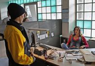 Tatort – Mariam Sert (Vicky Krieps, links) und Kriminalhauptkommissarin Conny Mey (Nina Kunzendorf).