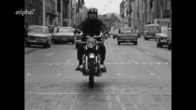 Der Motorradladen – München 1971 - Motorradfahren ist "in" bei Jung und Alt. Die Frage ist nur, wie unterscheidet sich der "echte" Motorradfan von den ebenfalls Motorrad fahrenden Rockern?