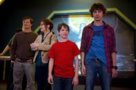 Gregs Tagebuch 2: Gibt's Probleme? – Steve Zahn as Frank Heffley, Rachael Harris as Susan Heffley, Zachary Gordon as Greg Heffley and Devon Bostick as Rodrick Heffley