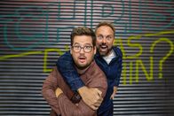 Chris du das hin? – Chris Tall (l.); Steven Gätjen (r.)