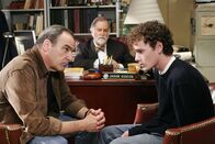 Criminal Minds – Gideon (Mandy Patinkin, l.), (Marvin Shapiro, M.), (Anton Yelchin, r.)