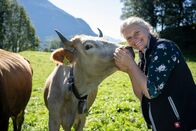 Lecker aufs Land (rbb) – Die vierte Gastgeberin ist Agnes Jaud aus Nußdorf am Inn in Oberbayern. Den über 100 Jahre alten Milchhof ihrer Familie hat Agnes um eine eigene Bio-Käsemanufaktur erweitert und damit stark für die Zukunft gemacht.