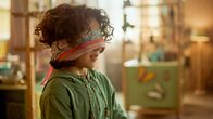 Saïd und Anna – Saïd will wissen, wie es isch anführt, blind zu sein.