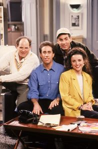 Seinfeld – 1. Staffel (v.li.) George Costanza (Jason Alexander), Jerry Seinfeld (Jerry Seinfeld), Cosmo Kramer (Michael Richards) und Elaine Benes (Julia Louis-Dreyfus)