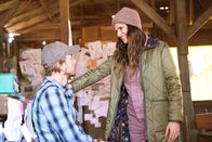 Bless This Mess – Mike (Dax Shepard, l.); Rio (Lake Bell, r.)