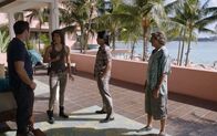 Hawaii Five-0 – Um Sang Mins (Will Yun Lee, 2.v.r.) Unschuld beweisen zu können, benötigen Steve (Alex O'Loughlin, l.), Kono (Grace Park, 2.v.l.) und das restliche Team die Hilfe von Odell (Michael Imperioli, r.) ...