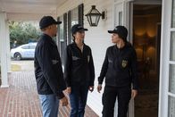 Navy CIS: New Orleans – (v.l.n.r.) Quentin Carter (Charles Michael Davis); Special Agent Hannah Khoury (Necar Zadegan); Tammy Gregorio (Vanessa Ferlito)