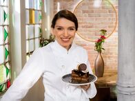 Kochroulette – Eveline Wild mit: „Ingwer-Schokolade-Schnitte“.