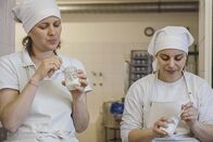 Ich, Bauer – Eva Nuart mit ihrem selbst gemachten Joghurt