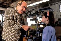 Matilda – L-R: Harry Wurmwald (Danny DeVito) und Matilda (Mara Wilson)