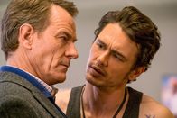 Why Him? – Der liebevolle, aber überfürsorgliche Ned (Bryan Cranston, l.) trifft bei seinem Familien-Weihnachtsurlaub auf seinen größten Albtraum, den Silicon Valley Milliardär Laird (James Franco, r.), der ausgerechnet mit seiner Tochter zusammen ist ...