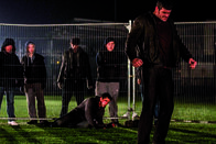 Hooligans III - Underground – Obwohl er mittlerweile eigentlich eine anerkannte Kampfgruppe in Großbritannien leitet, kehrt Danny (Scott Adkins, liegend) zu den Hooligans der Green Street Elite zurück, um sie zu trainieren. Eine gute Idee?