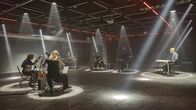 Terra X: Musik – Die Musiker von links: Ferdinand Kirner, Ella Rohwer, Florian "Flo" Dauner, Dominik Krämer, Rachel Scharnberg, Lillo Scrimali - Sie spielen live für die "Terra X"-Reihe "Musik" einige Songs und Instrumentalstücke ein.