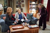 Mom – (v.l.n.r.) Bonnie (Allison Janney), Tammy (Kristen Johnston), Cookie (Kathleen Turner)